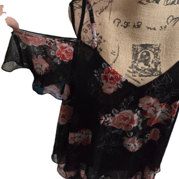 Torrid Black and Red Floral Chiffon Hanky Hem Cold Shoulder Top Plus Size 2X - Picture 6 of 11